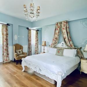 Deluxe Double Room with Castle View