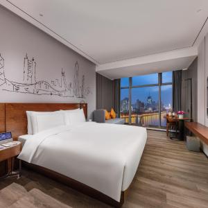 Bay View Deluxe King Room