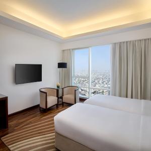 Staycation Package - Deluxe Room, Set Menu Dinner Included