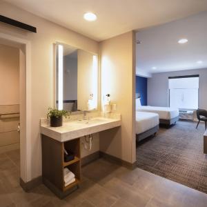 Queen Room - Disability Access