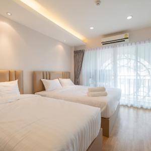Suite triple room with balcony