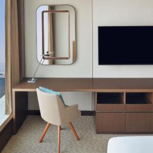 Superior Room Sea View, 1 King, Executive Lounge and Beach Access