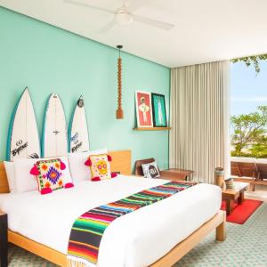 Deluxe King Room with Ocean View