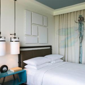 Queen Room with Two Queen Beds, Water View, Renaissance Lounge Access and Bathtub - Mobility Access