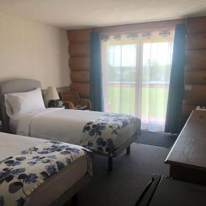 Double or Twin Room with Lake View