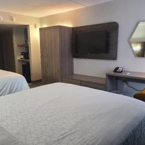 Standard Queen Room with Two Queen Beds - Communications and Mobility Accessible