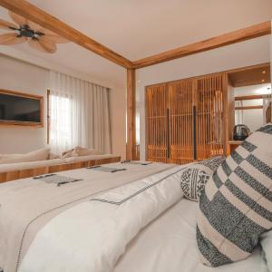 Superior King Suite