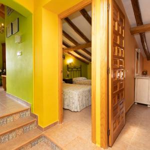 Three-Bedroom House (6 Adults)