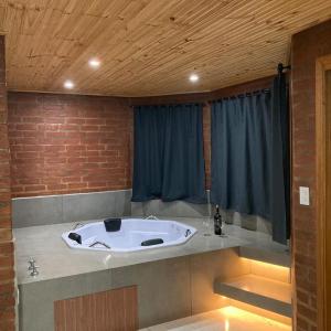 Queen Room with Spa Bath