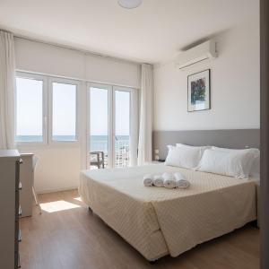 Superior Double Room with Front Sea View