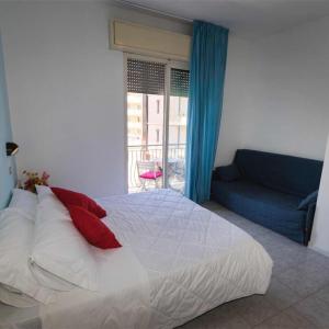 Economy Triple Room