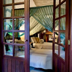 Bungalow with Garden View