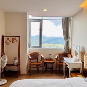 Double Room with Mountain View