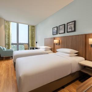 Deluxe Twin Room with City View, 20% Discount on Food & Soft Beverages and Laundry 