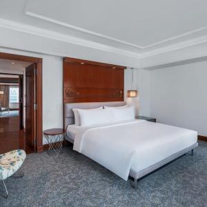 2 King Beds, Club Lounge Access, 2-Bedroom Presidential Suite
