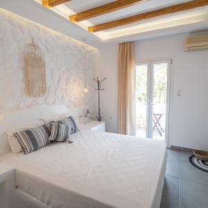 Studio (2 Adults)