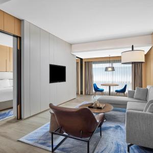 Executive King Bed Suite with City Views