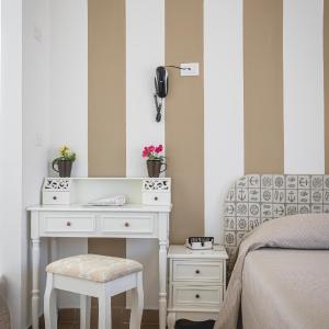 Double Room with Balcony and Side Sea View