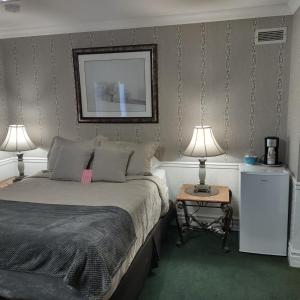 Deluxe Queen Room - The Prince