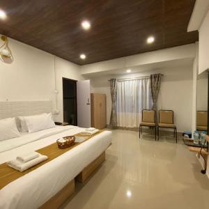 King Room with Balcony