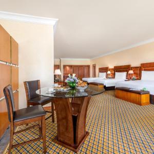 Family Room– Free daily shuttle bus to Yas attractions, Yas Mall and Grand Mosque