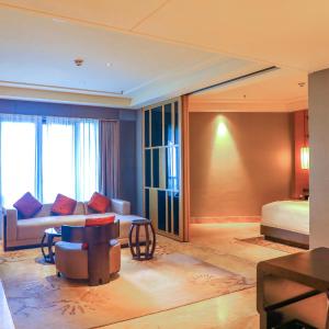 Deluxe Suite with Sea View