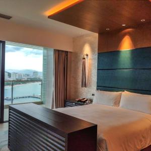 Chairman Suite [Free extra bed+Includes daily Executive Lounge privileges]