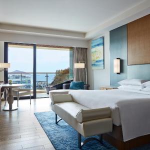 Deluxe Ocean King Room [Free Mini Bar on the First Day of Stay]