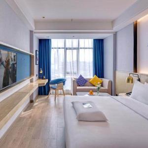 Honorable Suite