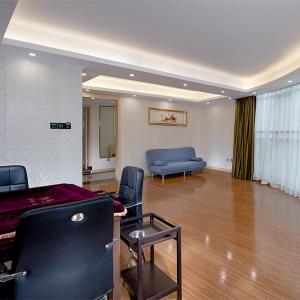 Suite with Mah-jongg 