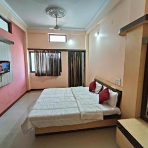 Deluxe Double Room (2 Adults + 1 Child)
