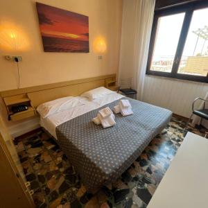 Double or Twin Room with Sea View