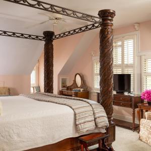 Deluxe King Room with Massage Shower