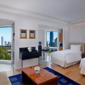 Club Room Twin with Club Lounge Access