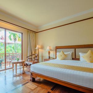 Deluxe Double Pool View - Free 15minutes foot massage