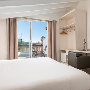 Deluxe Double Room with Terrace