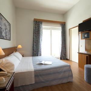 Double or Twin Room with Sea View