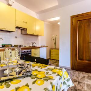 Studio with Shared Bathroom (2 Adults)