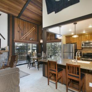 Superior Two-Bedroom and loft Apartment