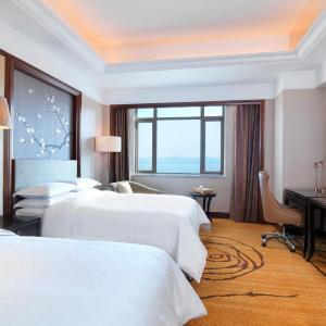 Club Room Sea View Twin Room