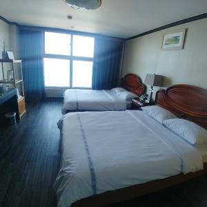 Standard Twin Room with Sea View - Third Floor