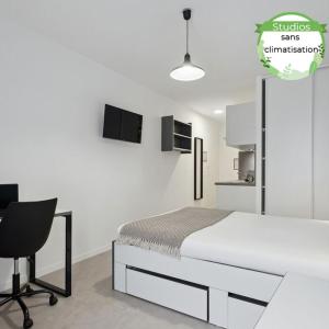 Standard Studio (Double Bed)