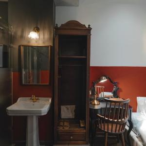 Twin Room with Bath