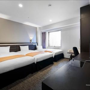 Hollywood Twin Room with Extra Bed (Three Bed)
