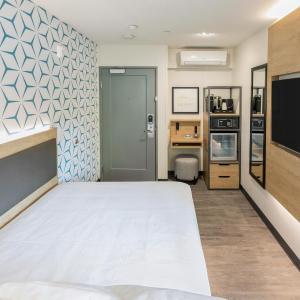 Full Room (Self Check-in with Virtual Front Desk)