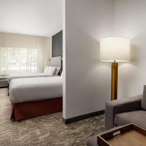 Queen Suite with Two Queen Beds, Bathtub and Sofa Bed - Mobility Access/Hearing Accessible