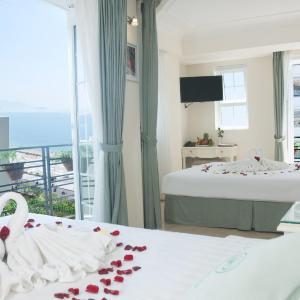 Premier Family Sea View Room with 2 Balconies