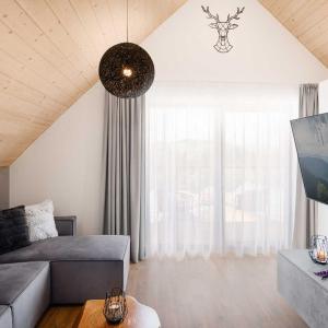 One-Bedroom Apartment with Mountain View