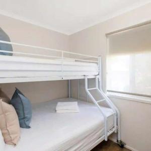 Deluxe Cabin - Sleeps 5