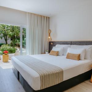 Apartment with Garden View (Located 230 ft away from the main hotel building, in an annex complex)